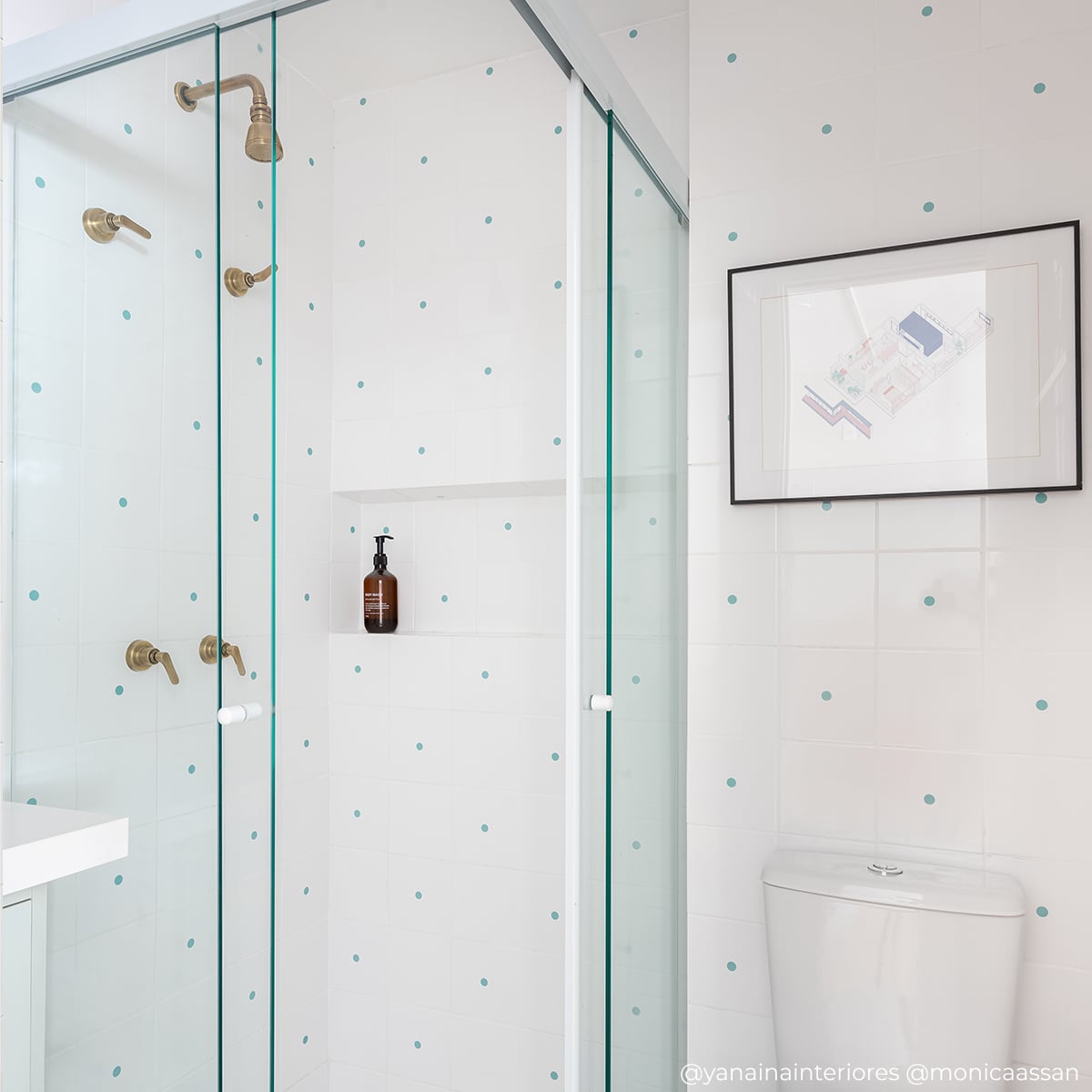 Tuãni Ponto Verde Menta e Branco em banheiro — TAI Azulejos